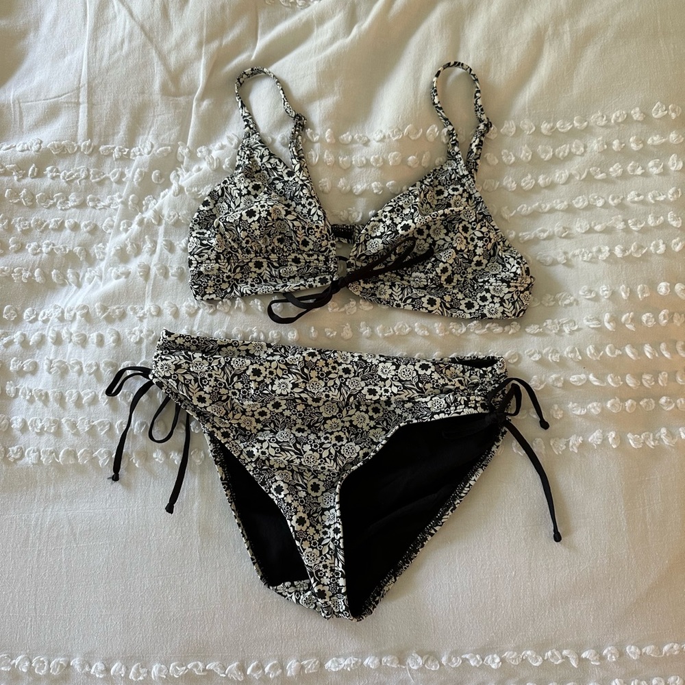 Robin Piccone Aubrey set
